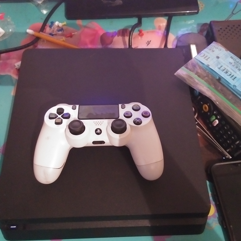 Ps4 - Picture 2 of 4